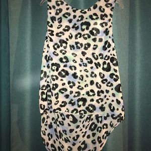 Sleeveless blouse 🍁